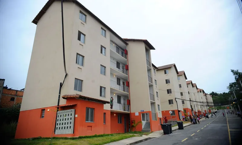 Conjunto de prédios residenciais novos